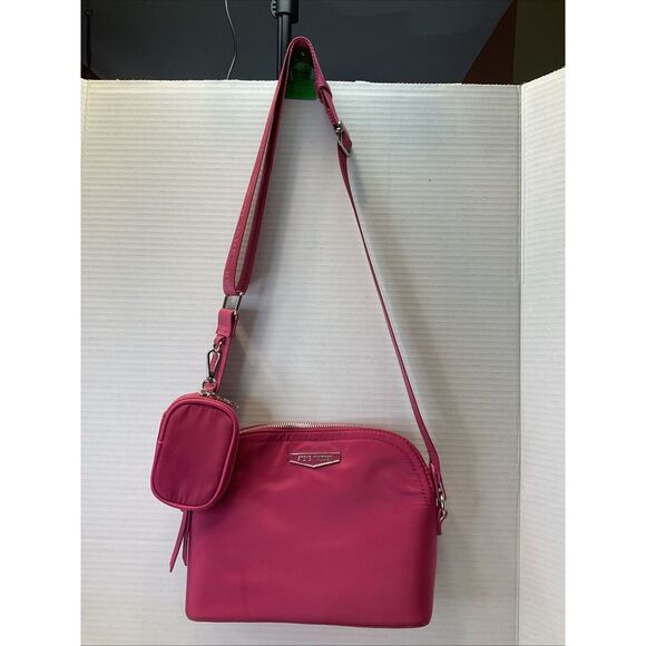 Steve Madden BMAGIENY Rose Fuchsia Pink Nylon Crossbody Bag Purse W AIR POD CASE - Picture 2 of 11